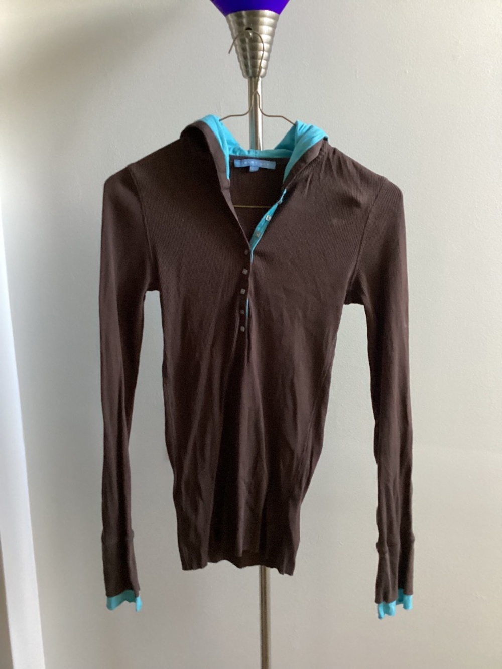 Contrast coloured hooded long sleeve shirt